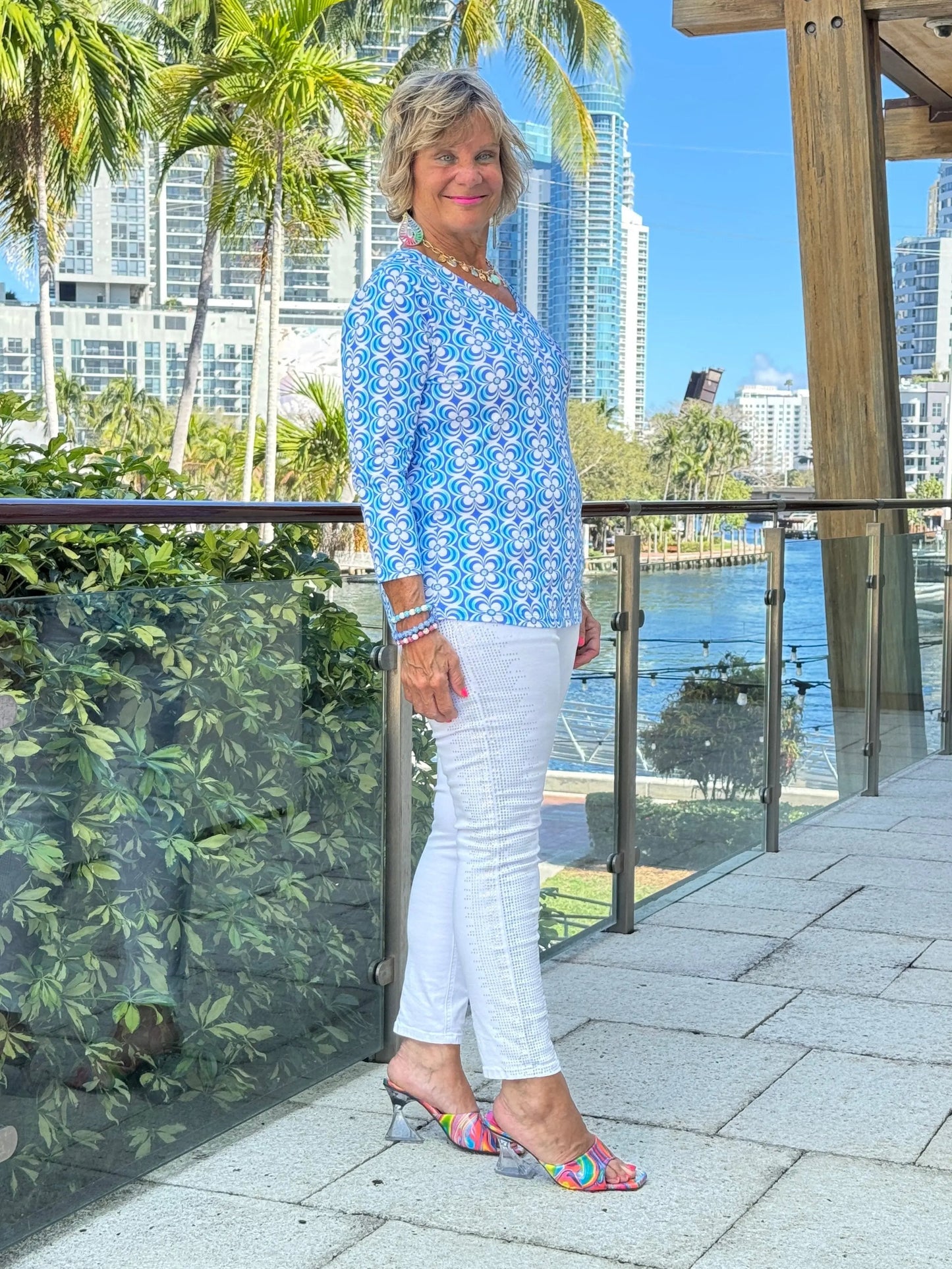 LULU B COASTAL BLOOM V NECK TOP