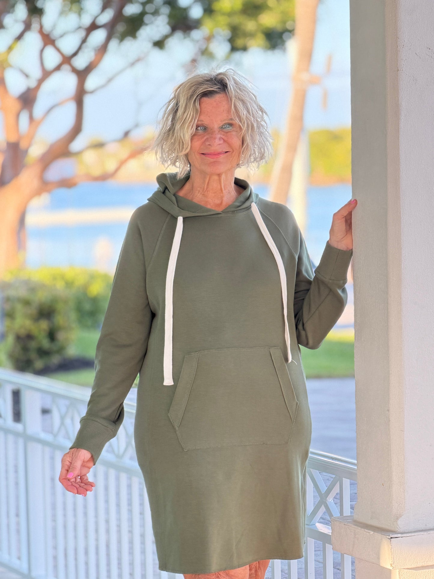Lulu b kagaroo pocket olive scuba dress