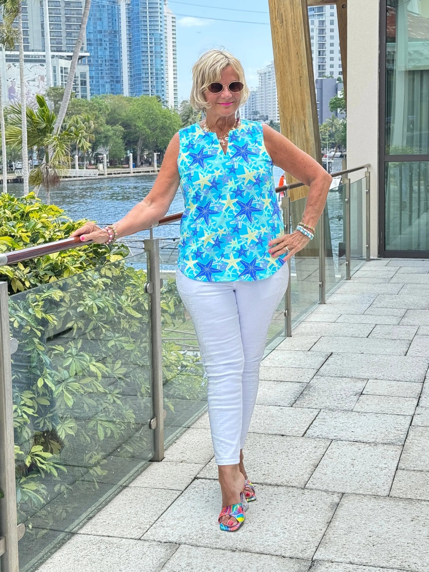 LULU B STARFISH SPLASH SLEEVELESS V NECK TOP