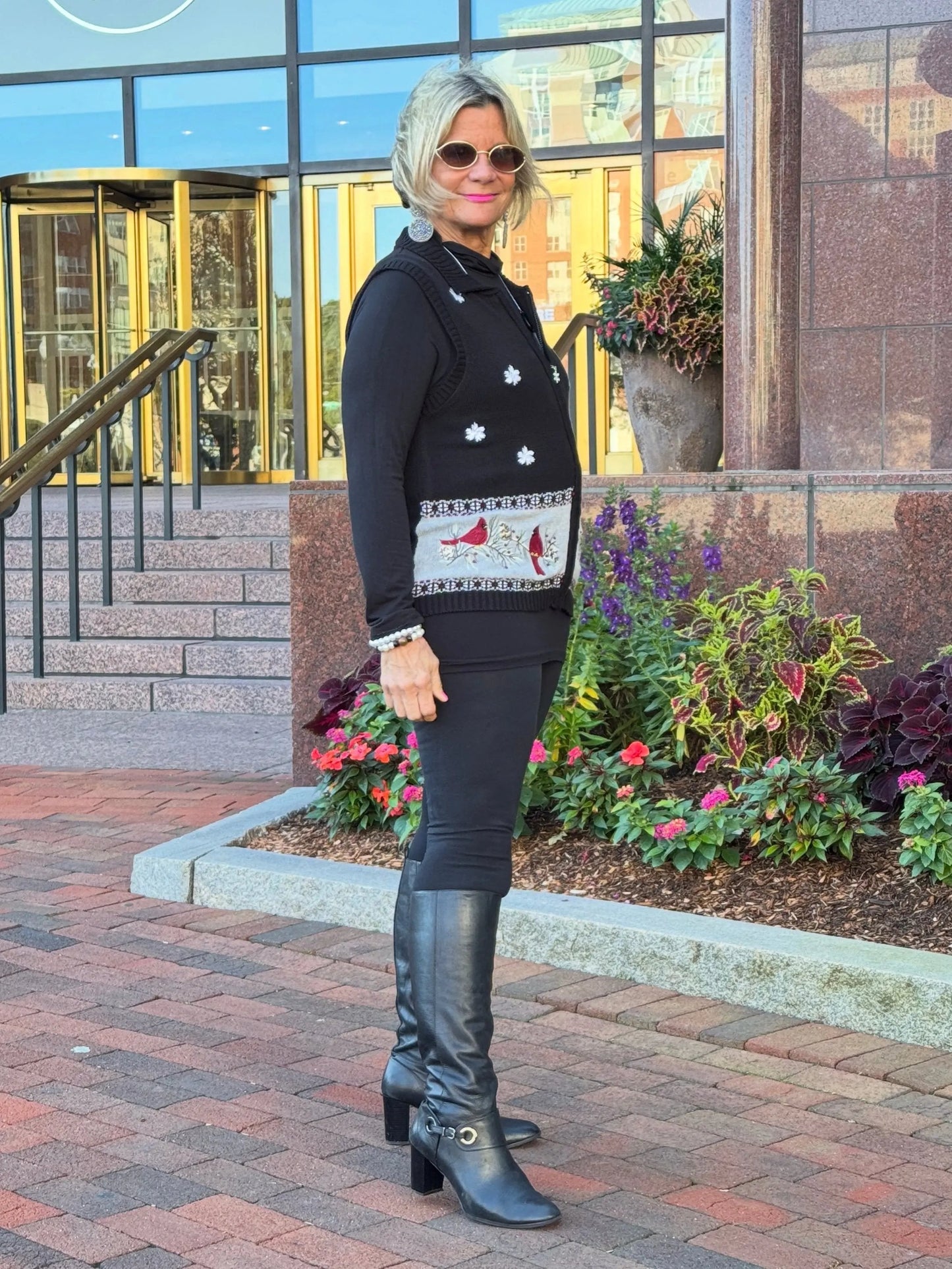 BLACK CABLE FULL ZIPPER CARDNAL SWEATER