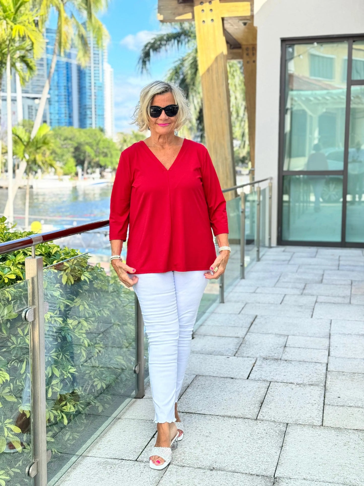LULU-B RED TAILORED V SLEEVE TOP