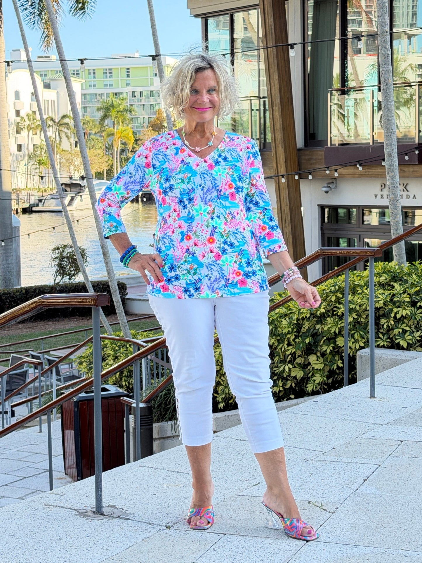 LULU B PARADISE GARDEN V NECK  TOP