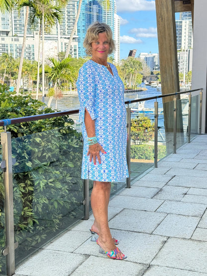 LULU B COASTAL BLOOM NOTCH SLEEVE DRESS