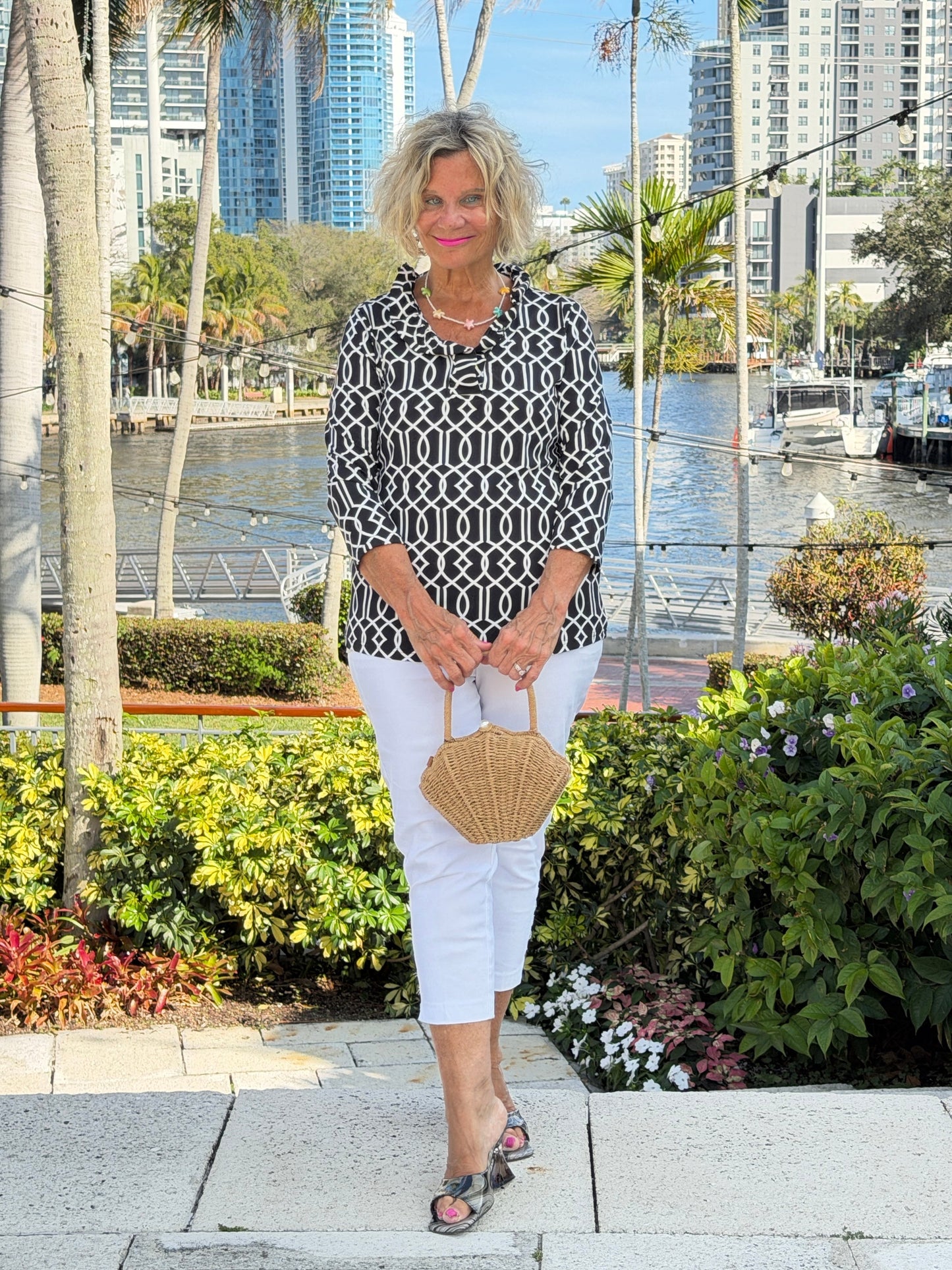 LULU B MIDNIGHT TRELLIS RUFFLE SLEEVE TOP