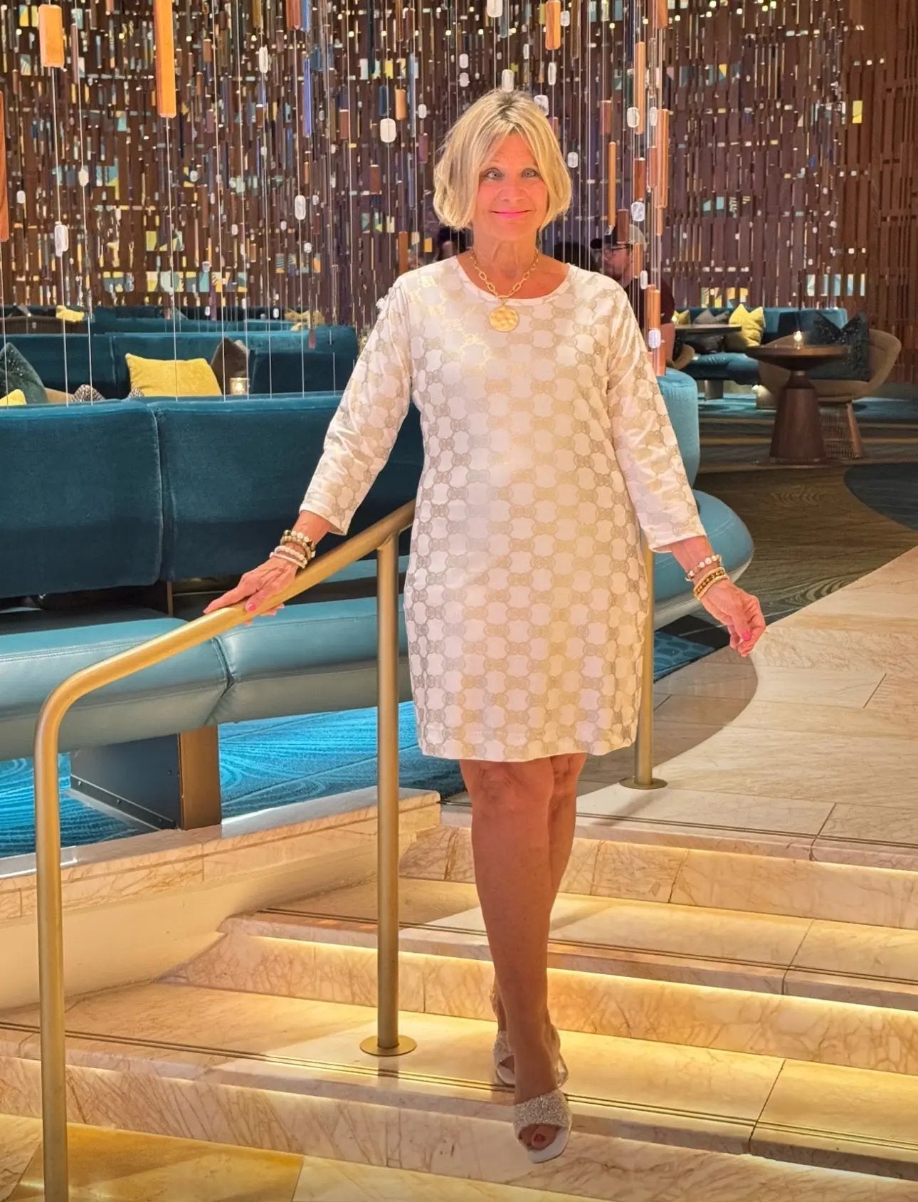 Lulu B GOLD AND WHITE SLEEVE DRESS