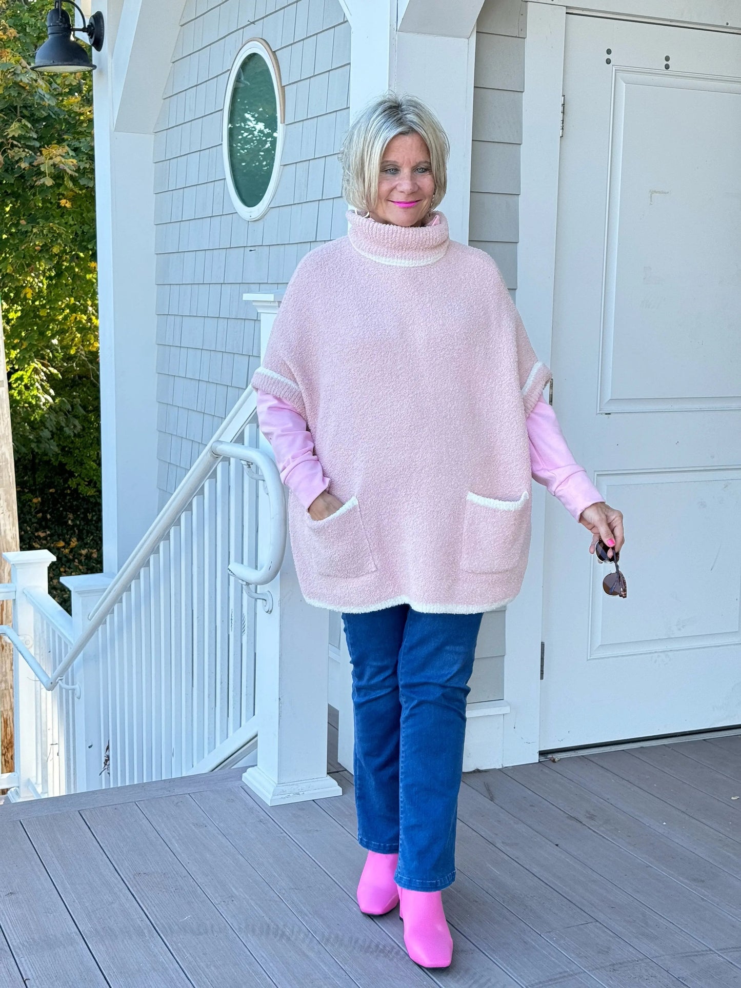 COLOR BLOCK TURTLE PINK POCKET SWEATER