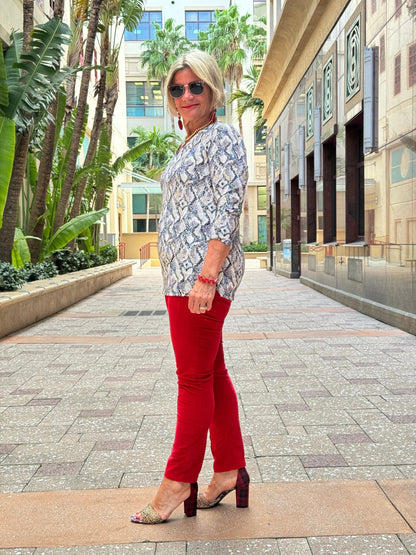 HOLIDAY WINTER WHITE V NECK TOP