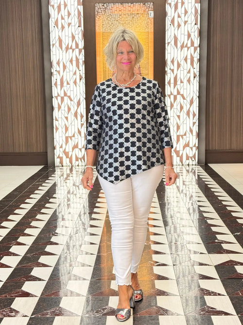 LULU-B BLACK AND SILVER ASYMMETRIC TOP