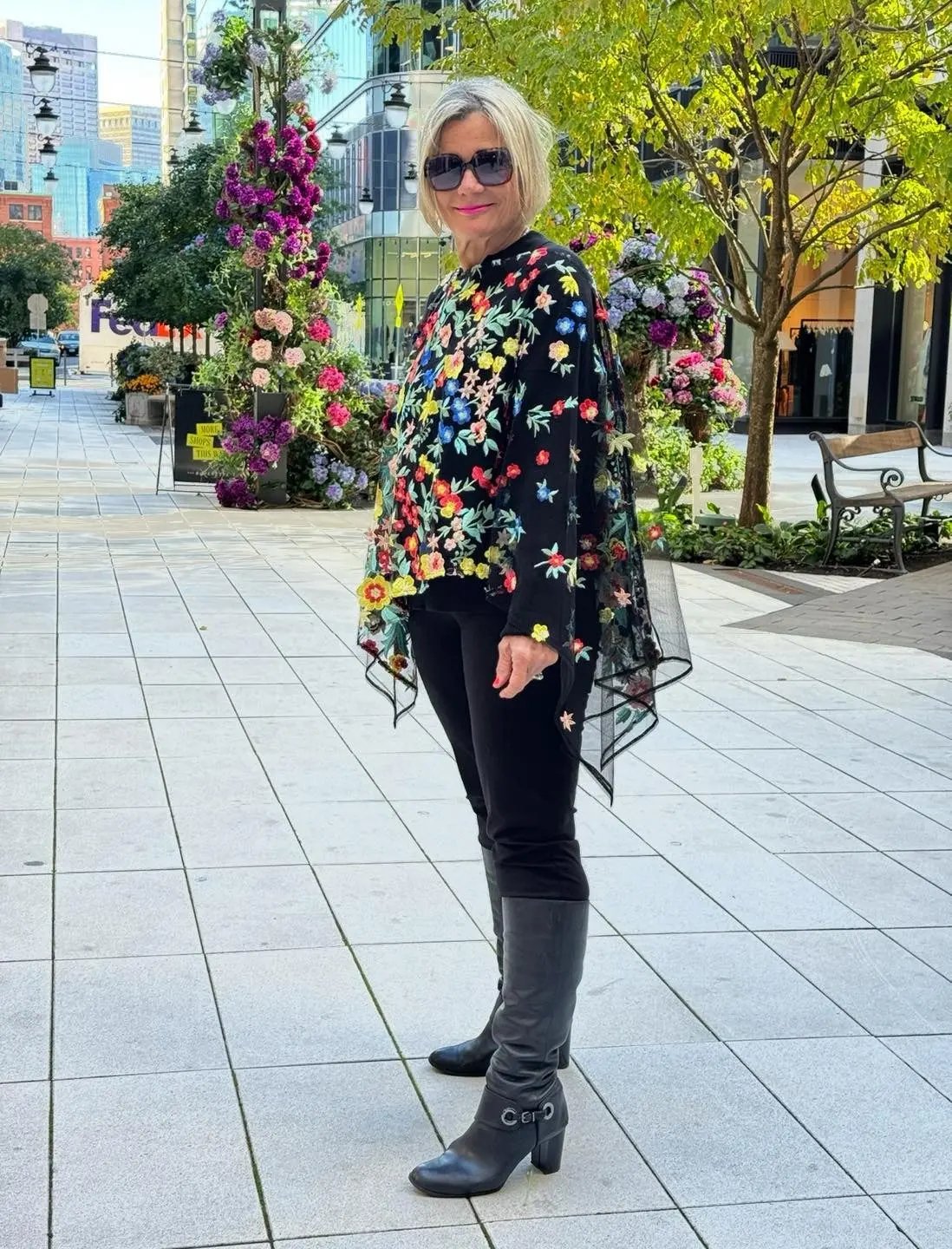 AFTERNOON BLACK LACE TOPPER