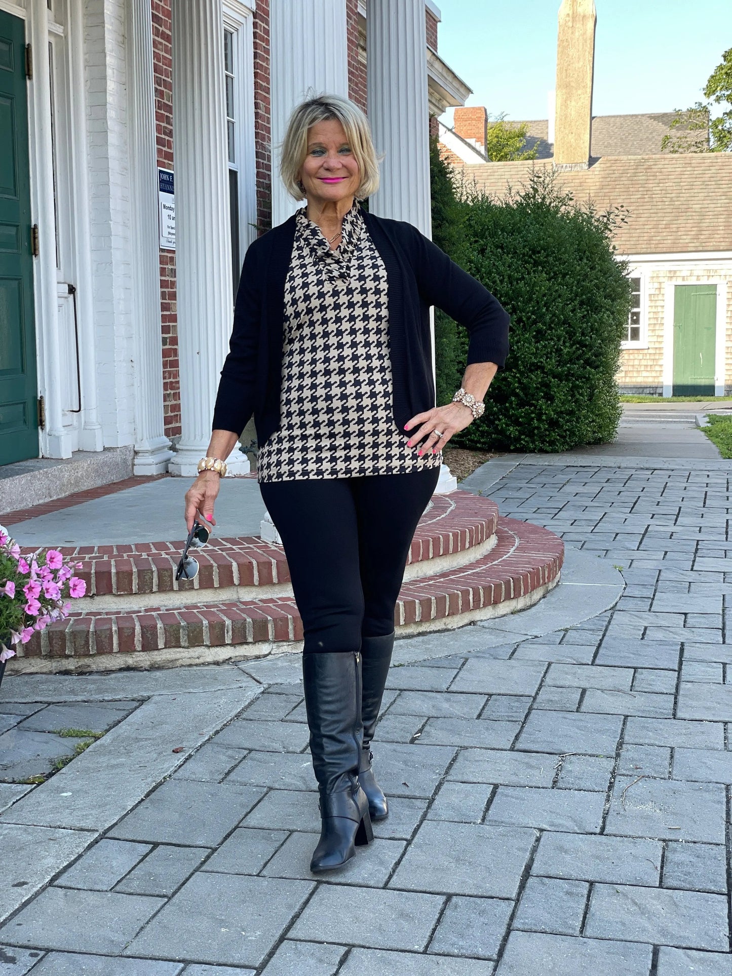 HOUNDSTOOTH RUFFLE TOP