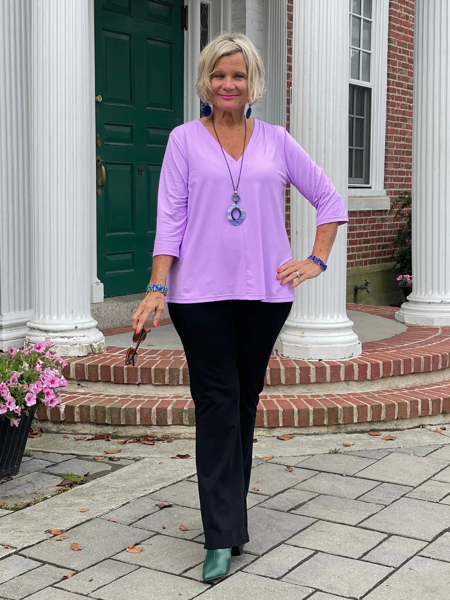 LULU-B LILAC TAILORED V TOP