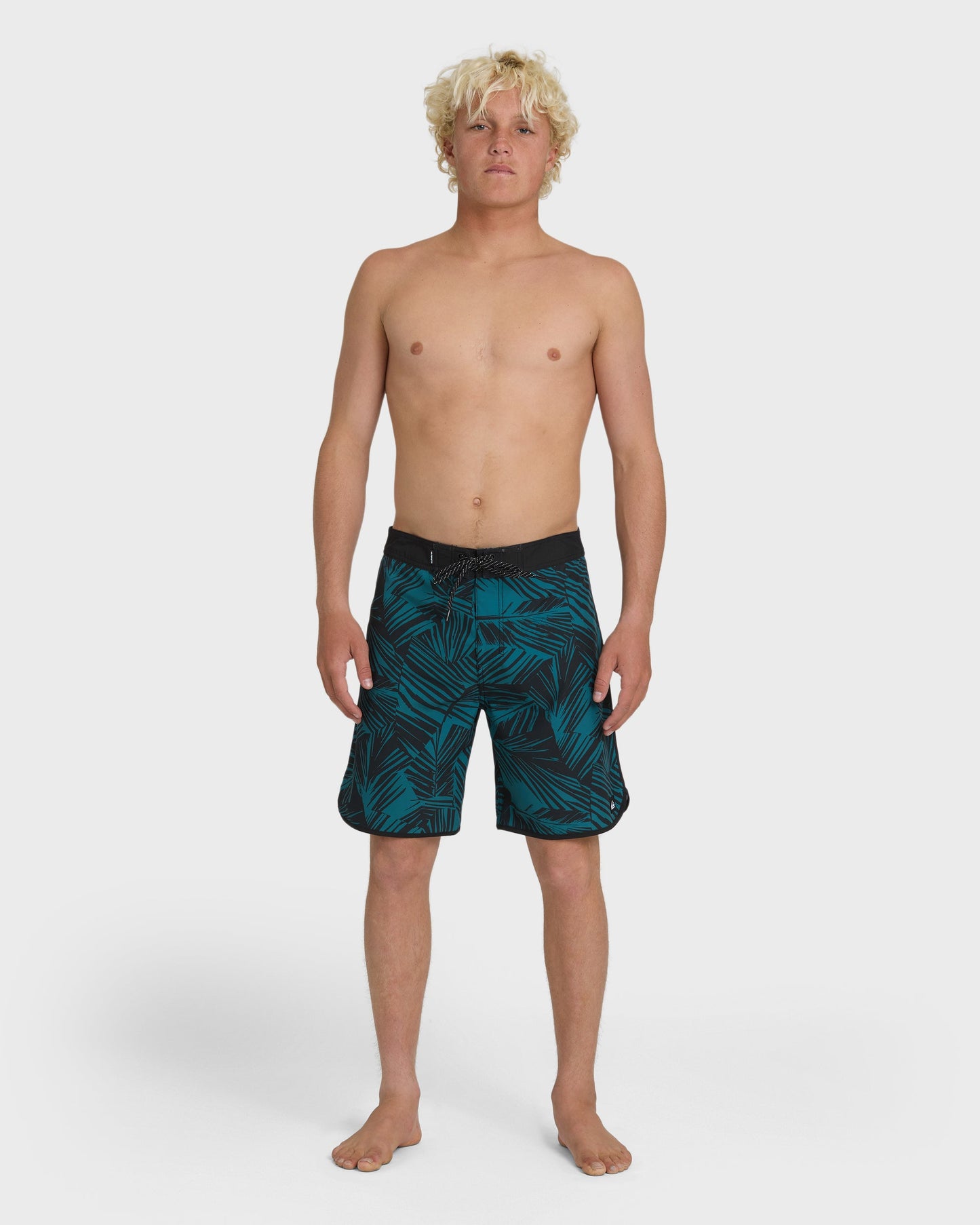 Aruba Palm Scallop 19" Boardshorts - Black