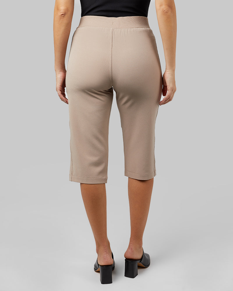 WOMEN'S STRETCH WOVEN CAPRI