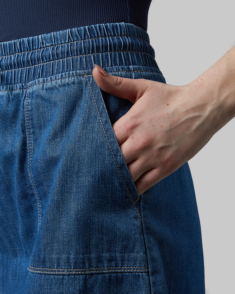 WOMEN'S FEATHERWEIGHT DENIM SKORT