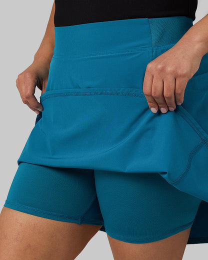 WOMEN'S FLYWEIGHT WOVEN SKORT