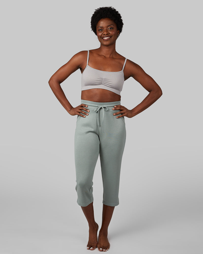 WOMEN'S STUDIO TECH CAPRI