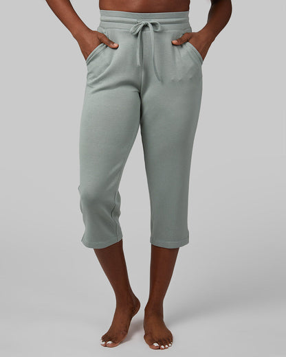 WOMEN'S STUDIO TECH CAPRI