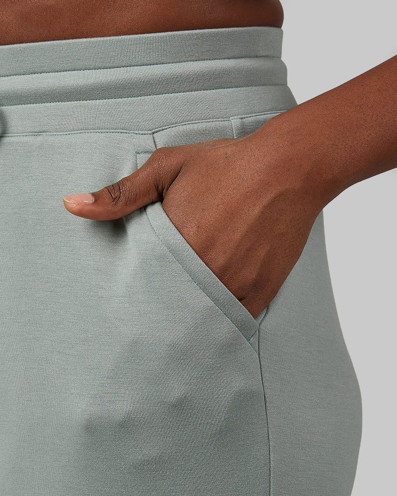 WOMEN'S STUDIO TECH CAPRI