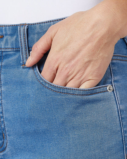 WOMEN'S STRETCH COMFORT SLIM "SWEATPANT" JEAN