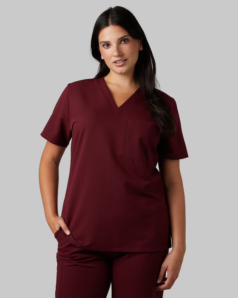 WOMEN'S CHEST POCKET V-NECK SCRUB TOP