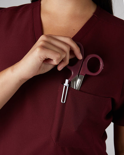 WOMEN'S CHEST POCKET V-NECK SCRUB TOP