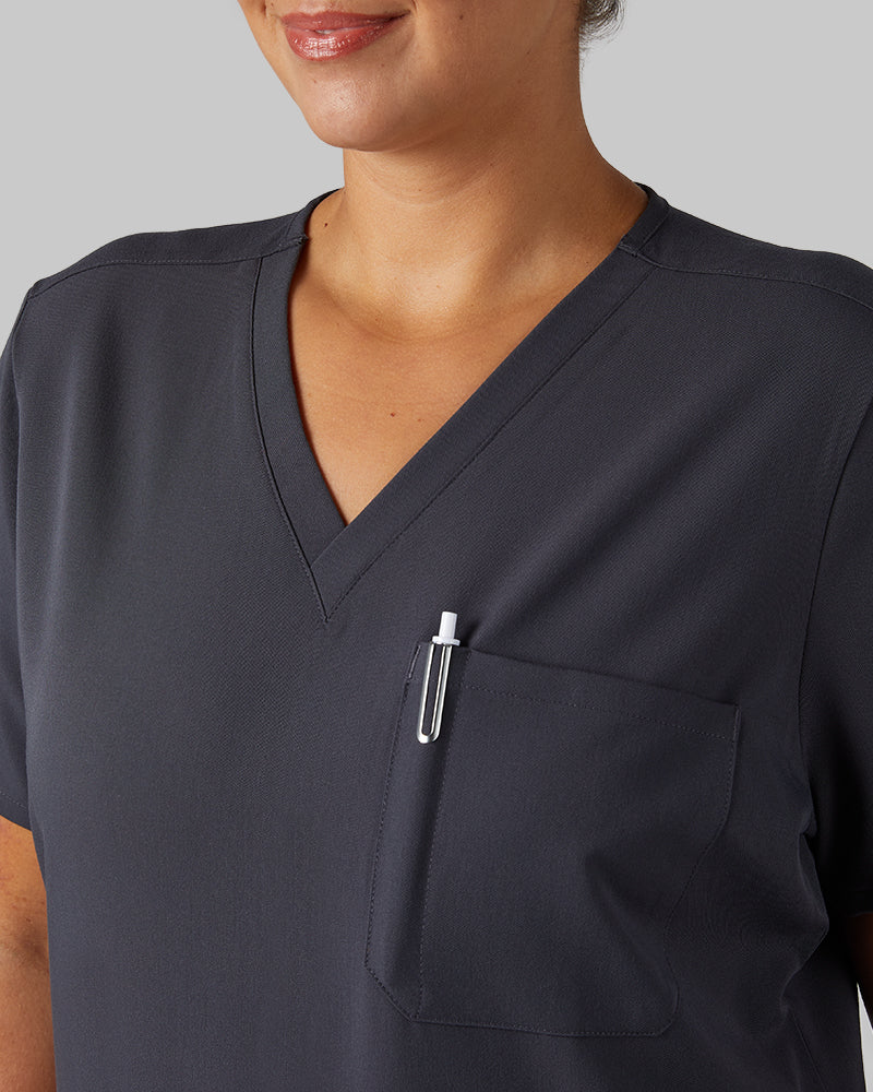 WOMEN'S CHEST POCKET V-NECK SCRUB TOP