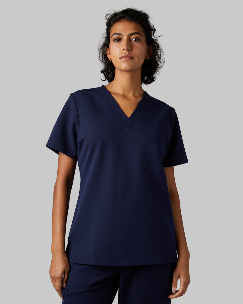 WOMEN'S CHEST POCKET V-NECK SCRUB TOP