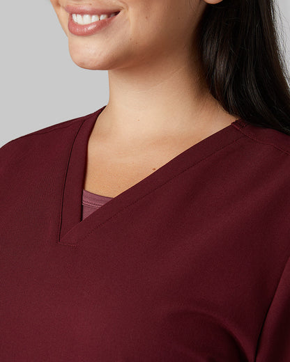 WOMEN'S 2-POCKET V-NECK SCRUB TOP