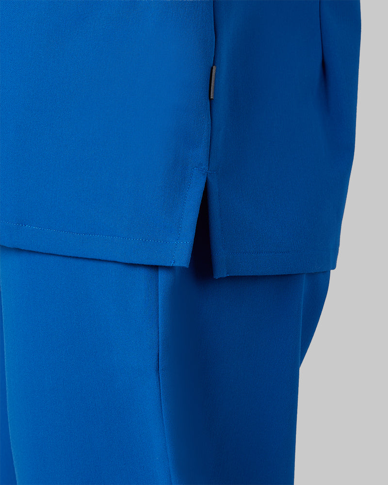 WOMEN'S 2-POCKET V-NECK SCRUB TOP