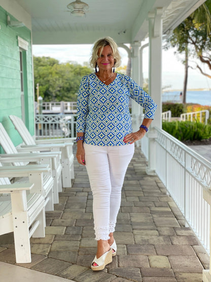 AQUA DIAMONDS V NECK