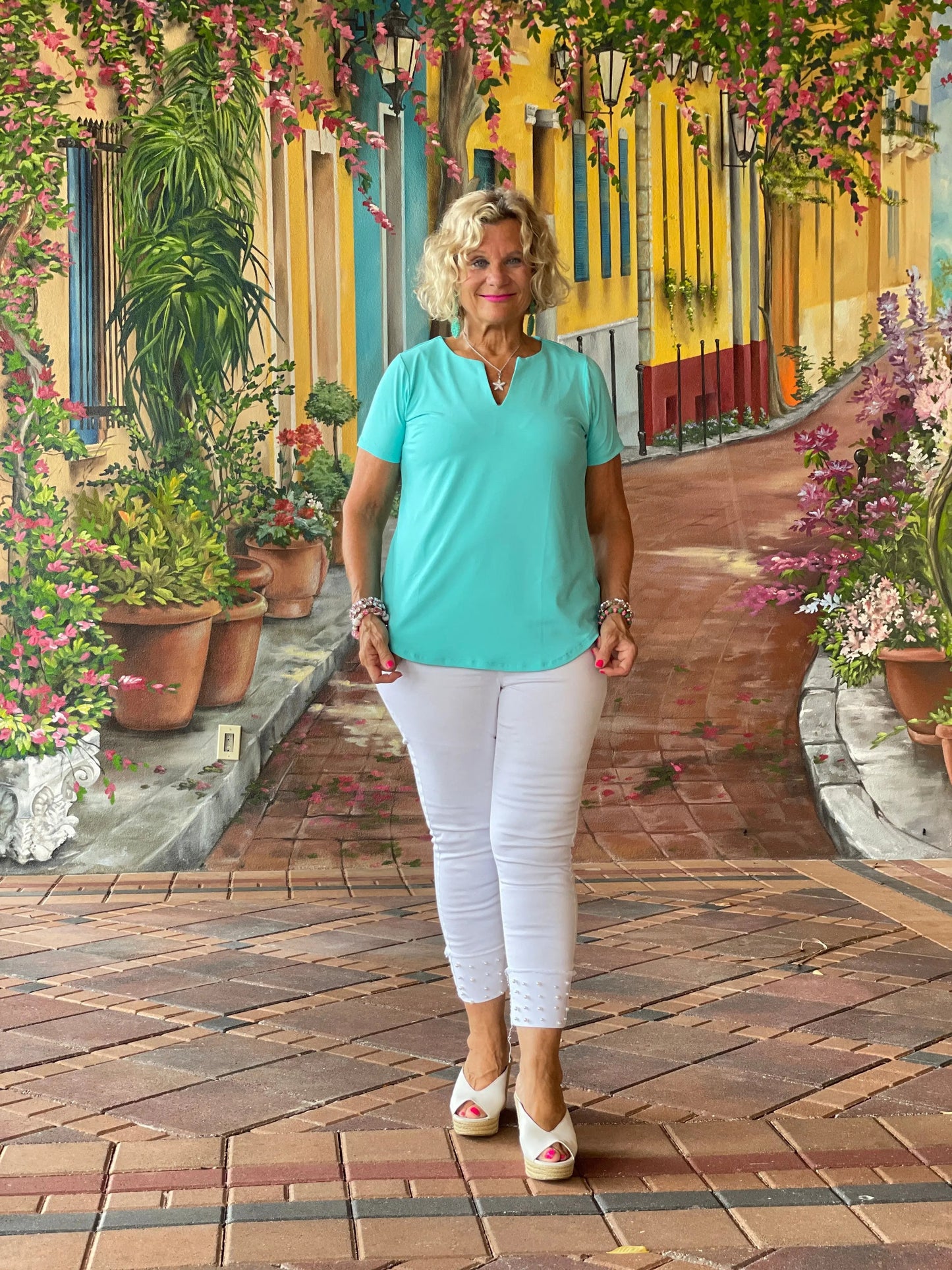 AQUA SHORT SLEEVE TOP