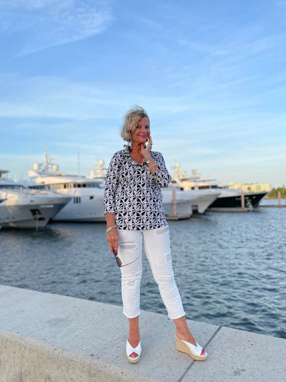 BLACK AND BEIGE 3/25 RUFFLE TOP