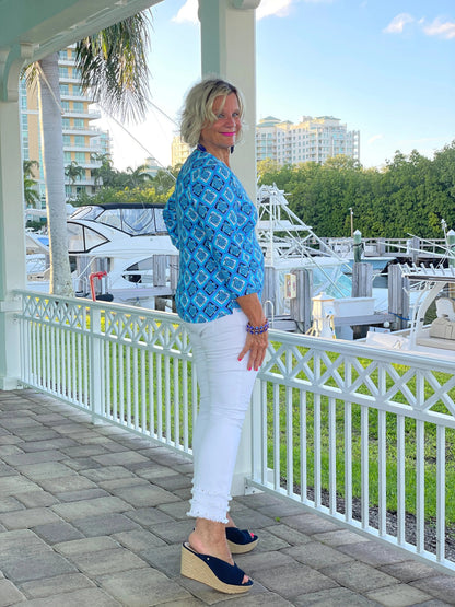 BAHAMA BLUE TURTLE V NECK