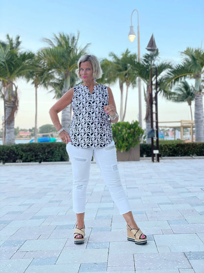 BLACK AND BEIGE SLEEVELESS TOP
