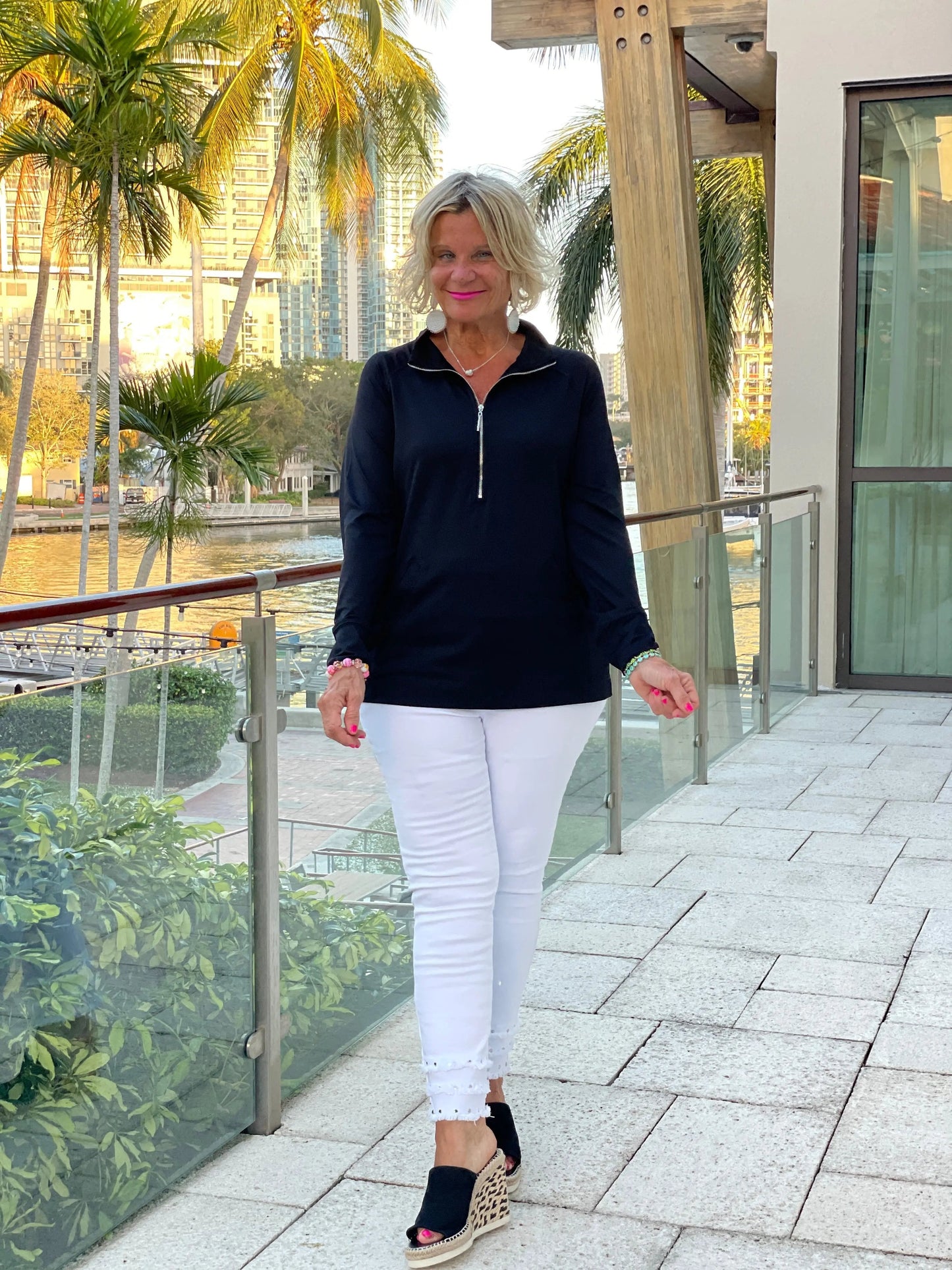 LULU-B BLACK KANGAROO BLACK HALF ZIPPER
