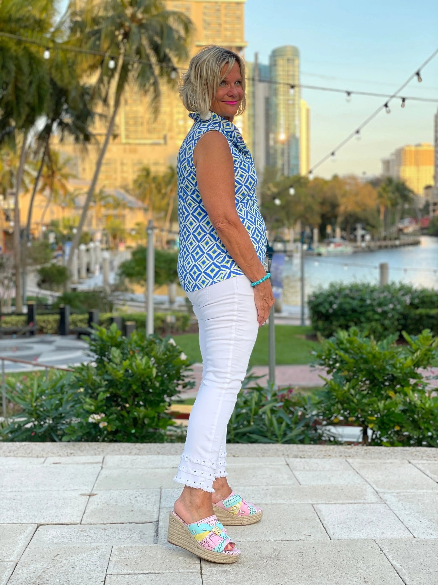 AQUA DIAMOND SLEEVELESS RUFFLE