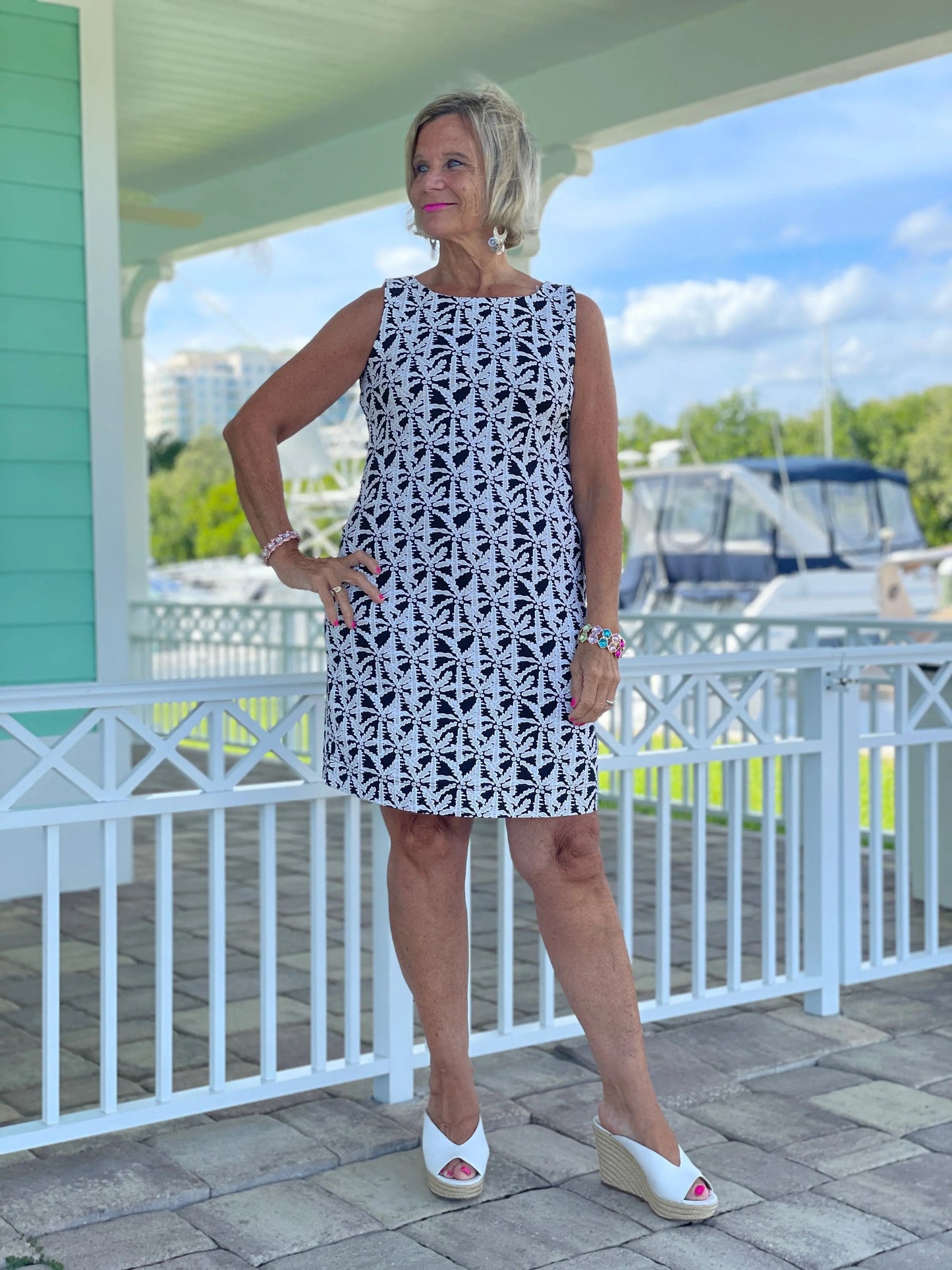 BLACK AND BEIGE SHIFT DRESS