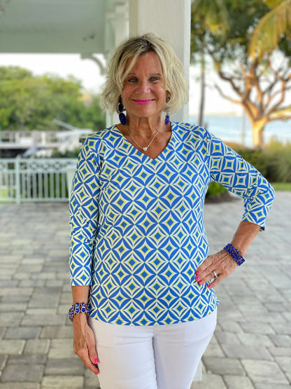 AQUA DIAMONDS V NECK