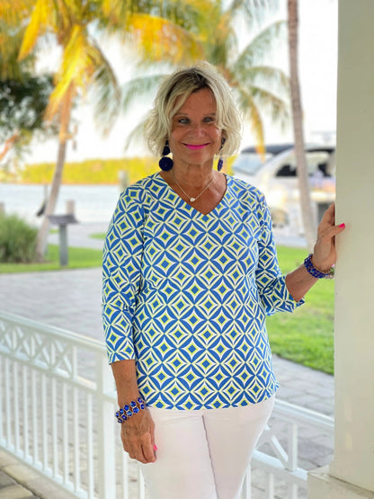 AQUA DIAMONDS V NECK