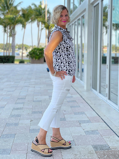 BLACK AND BEIGE SLEEVELESS RUFFLE