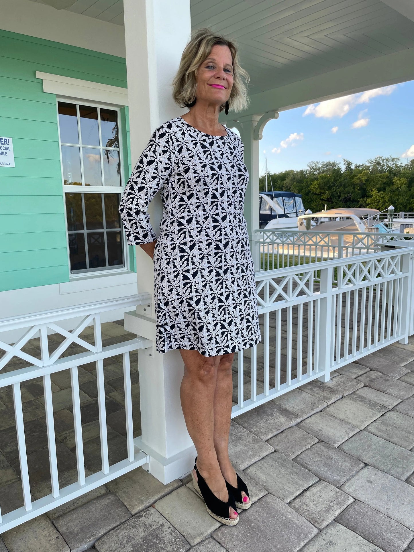 BLACK AND BEIGE SLEEVE DRESS