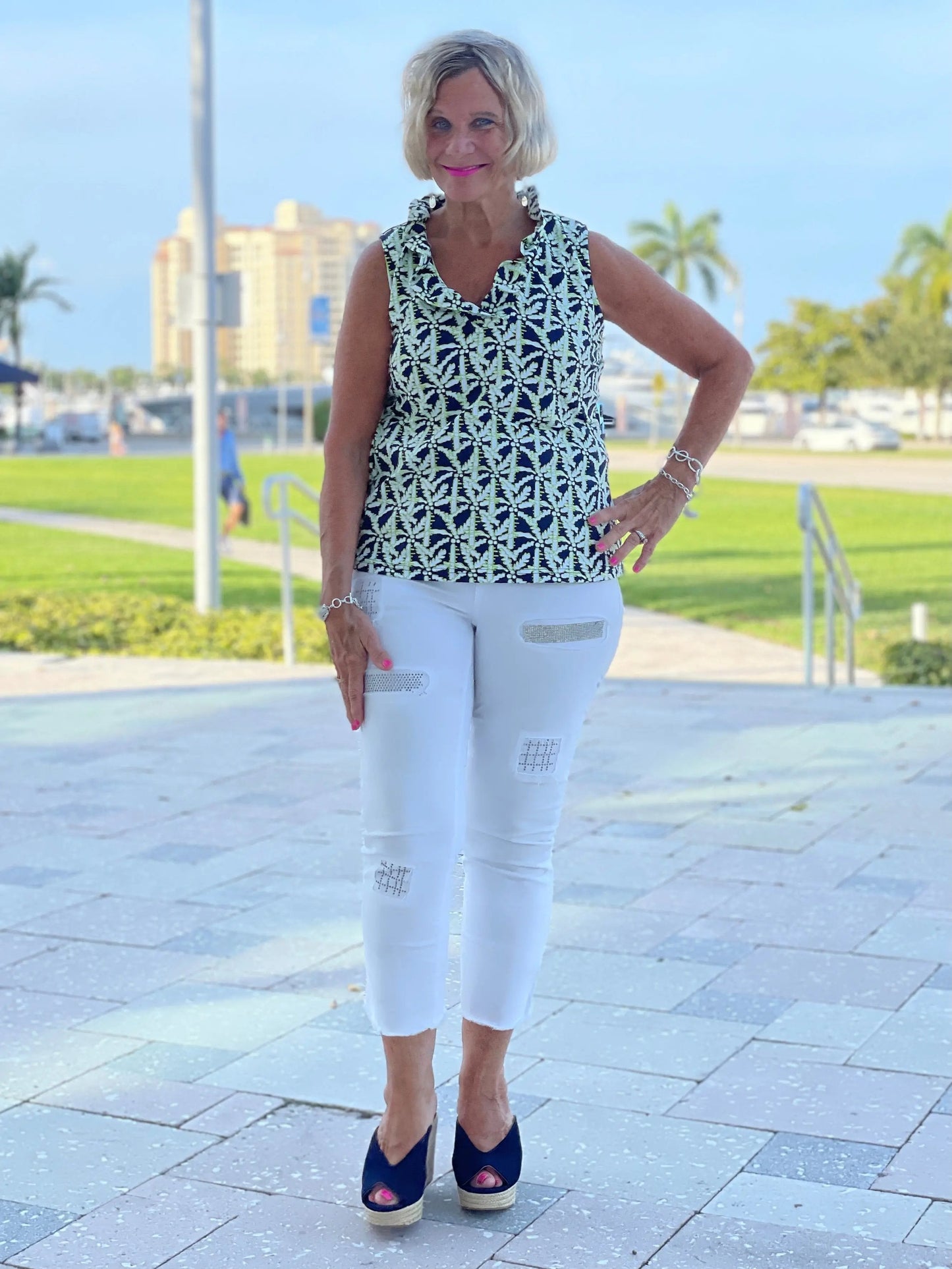 GREEN NAVY PALM SLEEVELESS RUFFLE TOP