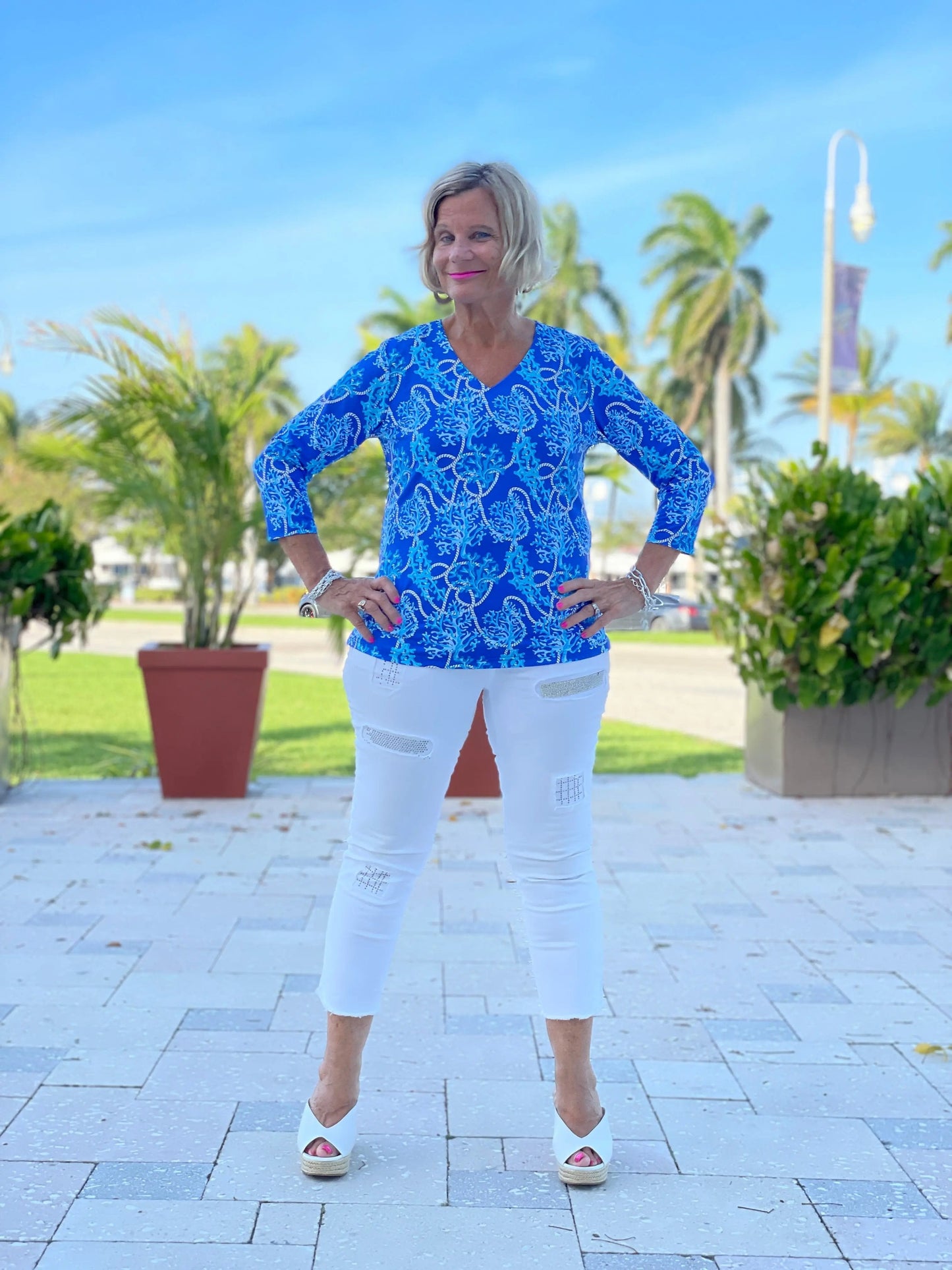 AQUA LANE V-NECK TOP