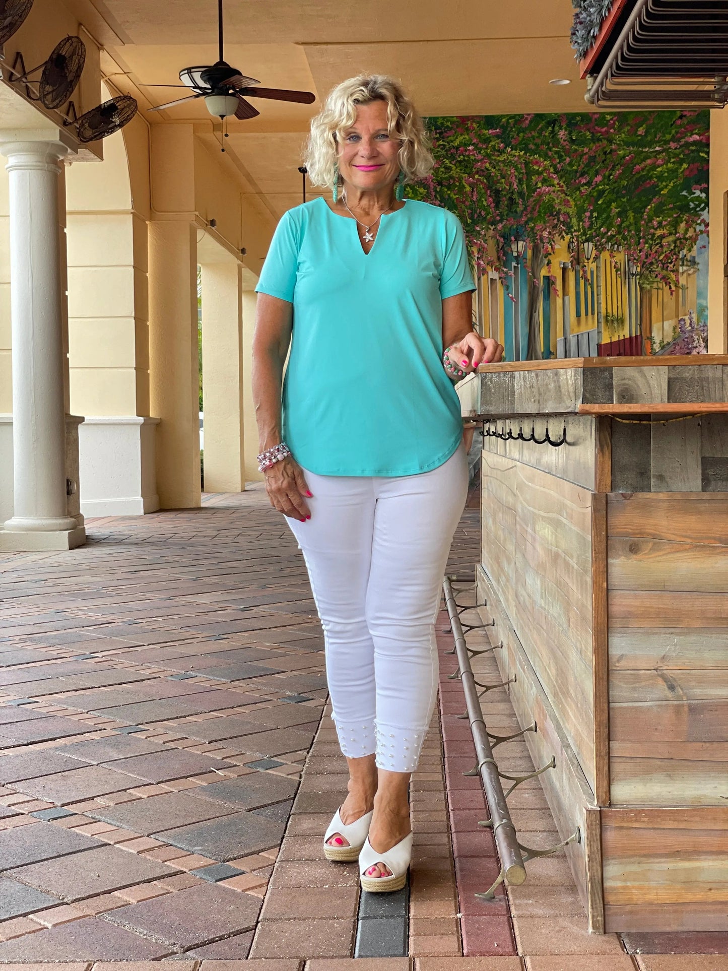 AQUA SHORT SLEEVE TOP
