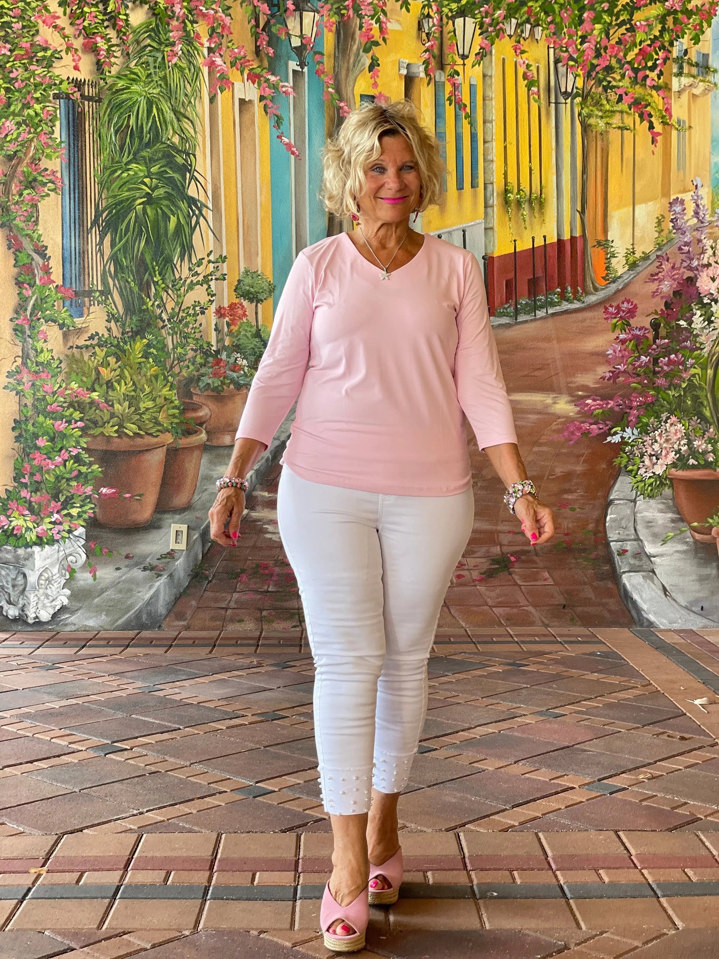 FROSTED PINK V NECK SLEEVE