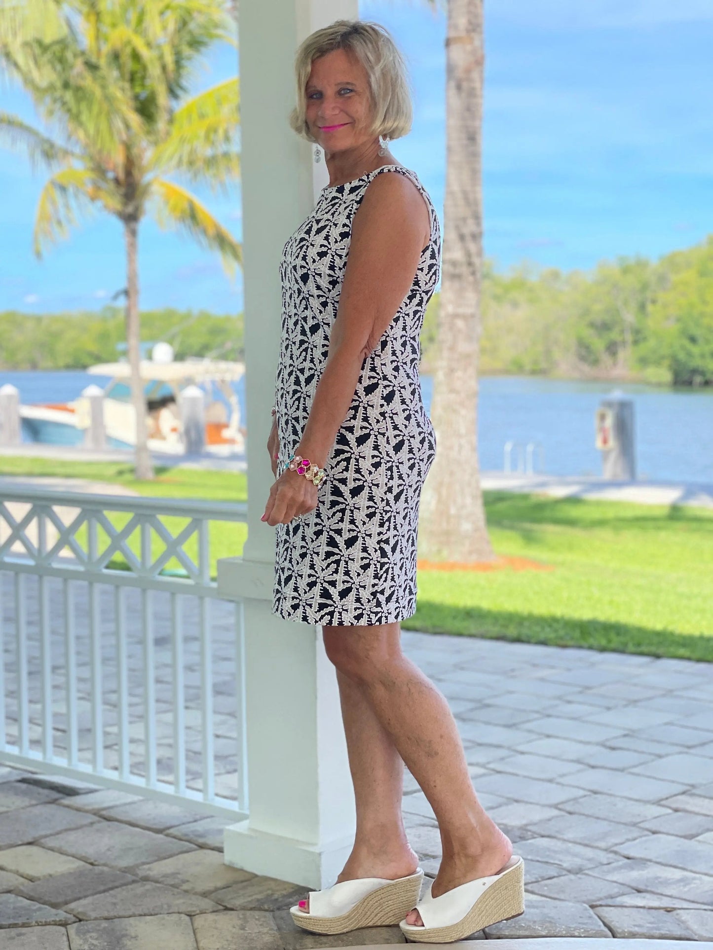 BLACK AND BEIGE SHIFT DRESS