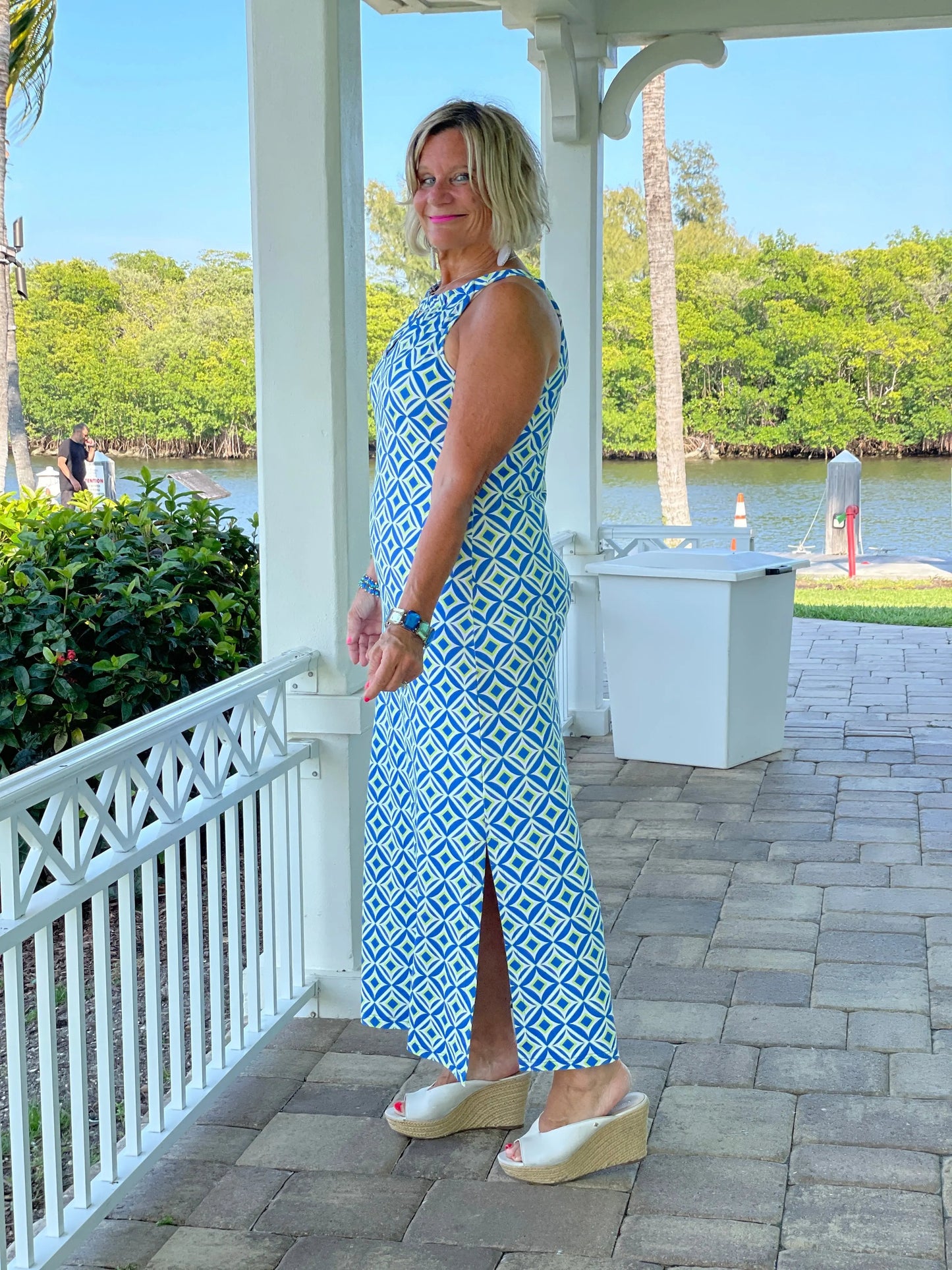 AQUA DIAMONDS KEYHOLE MAXI