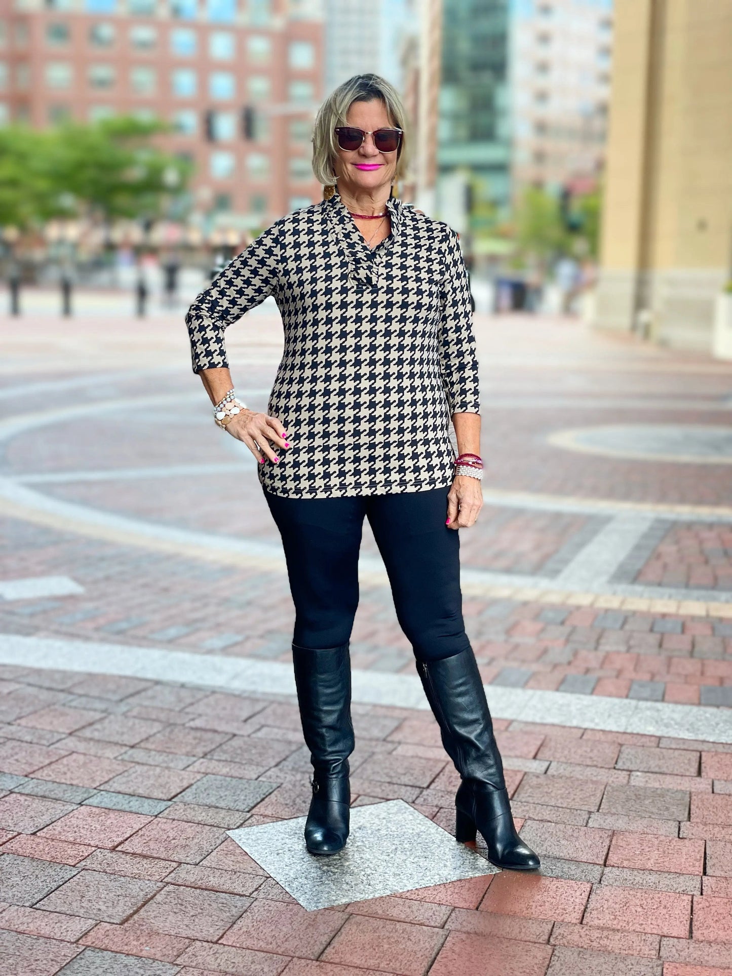 HOUNDSTOOTH RUFFLE TOP