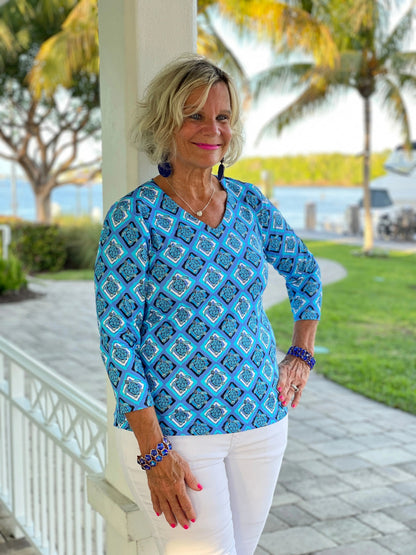 BAHAMA BLUE TURTLE V NECK