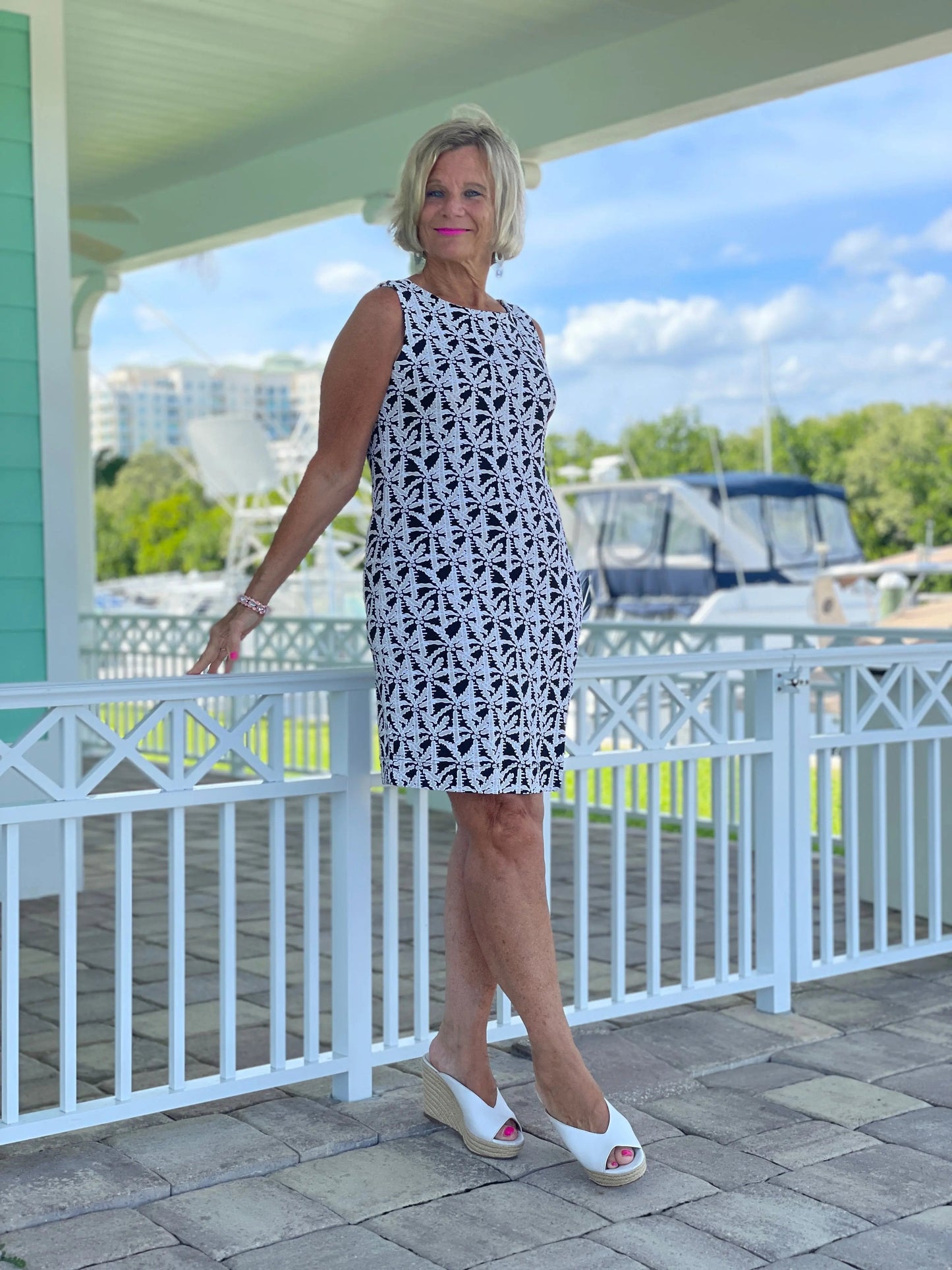 BLACK AND BEIGE SHIFT DRESS